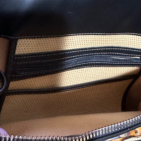 Gently used Dooney & Bourke Panama handbag. - Picture 9 of 9